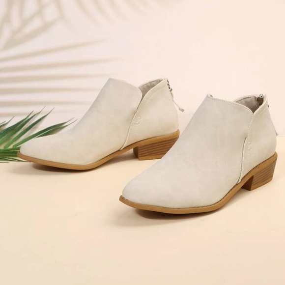 Minimalist Booties - Picture 4 of 5